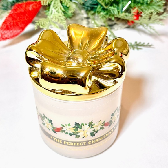 THE PERFECT CHRISTMAS 3 Wick Candle with BOW lid - Picture 2 of 4